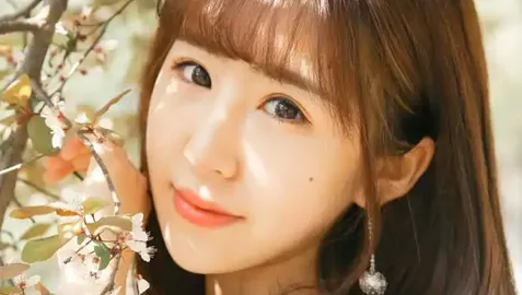 女子骑电动车回广西